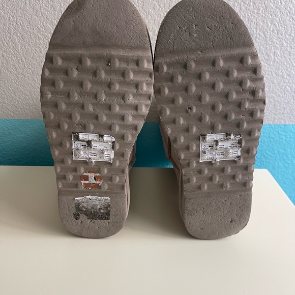 BEARPAW Boots - Picture 6 of 7